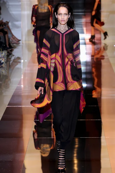 Look 19